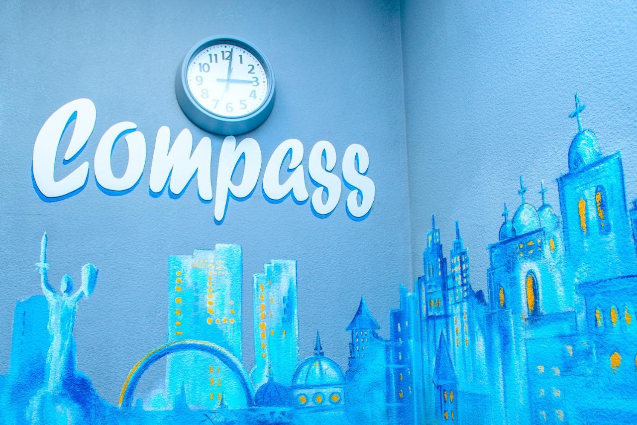 U-Compass Hostel เคียฟ ภายนอก รูปภาพ