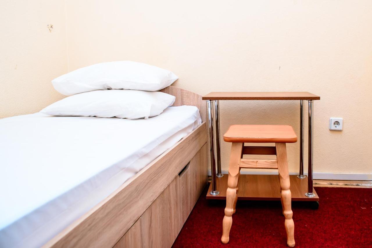 U-Compass Hostel เคียฟ ภายนอก รูปภาพ