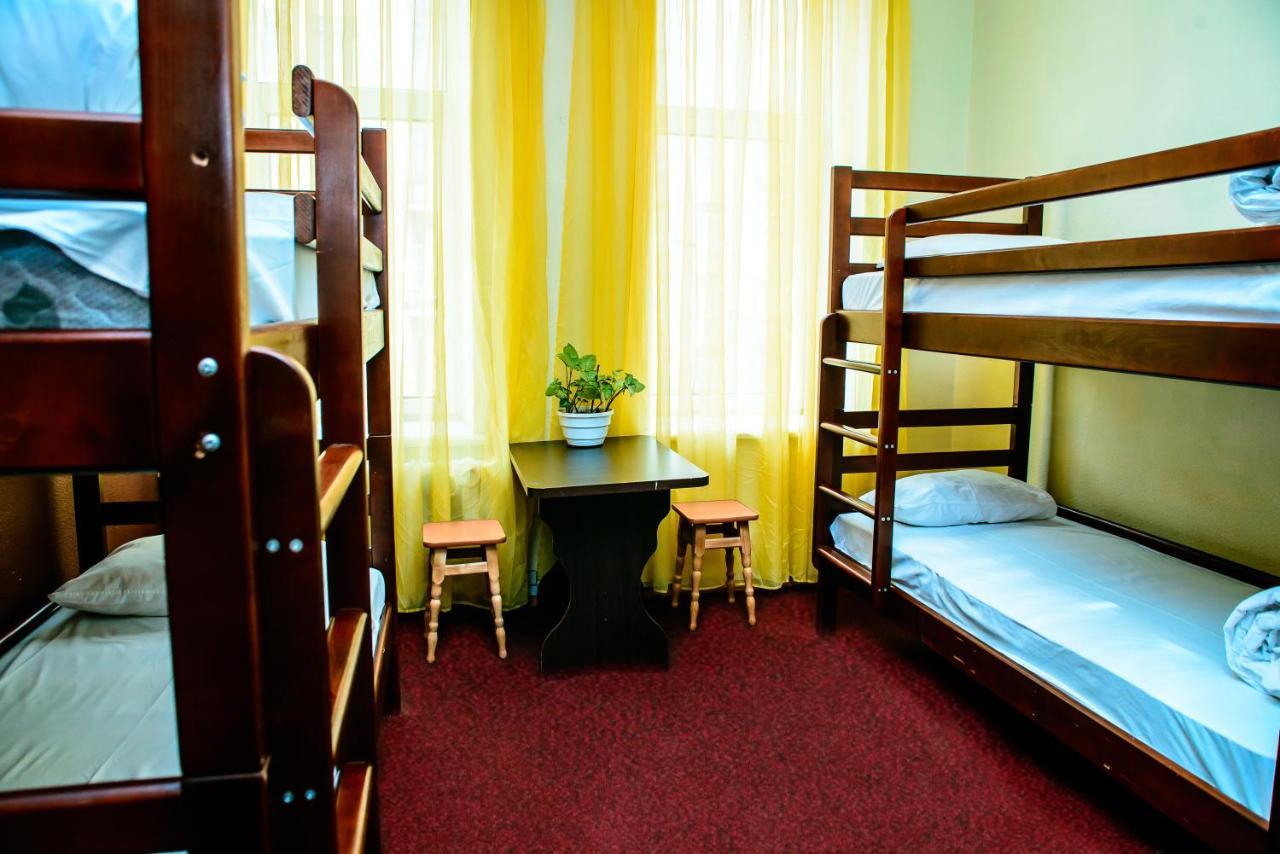 U-Compass Hostel เคียฟ ภายนอก รูปภาพ