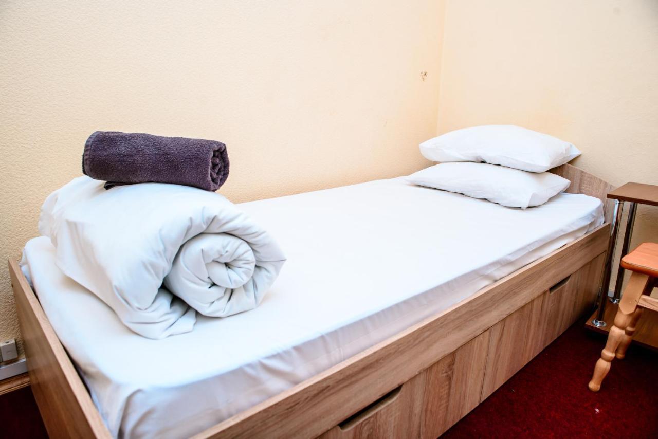 U-Compass Hostel เคียฟ ภายนอก รูปภาพ